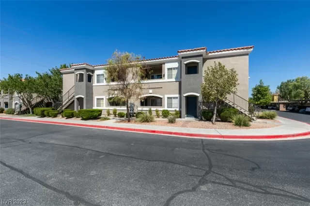 MLS: 2518597 Condo For Sale