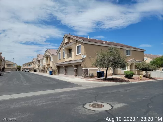 MLS: 2518617 Condo For Sale