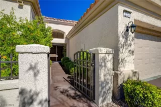 Photo #2: 2518641 Listing