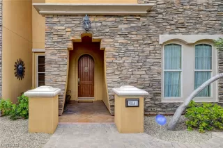 Photo #1: 2518656 Listing 