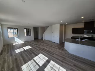 Photo #5: 2518683 Listing 