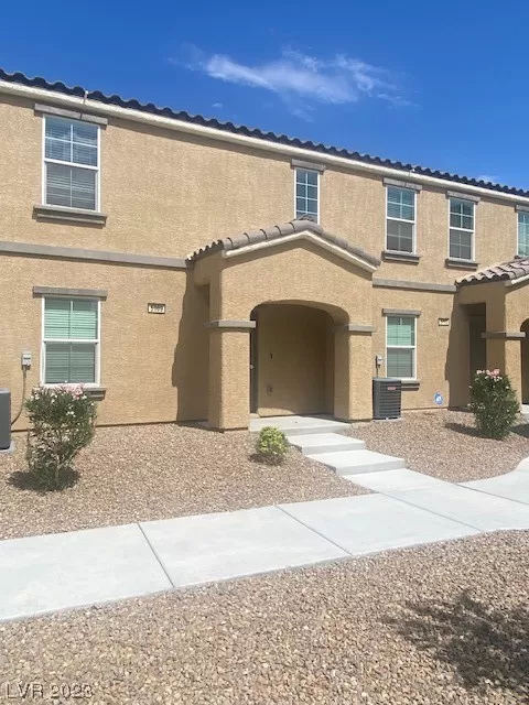 MLS: 2518689 Condo For Sale