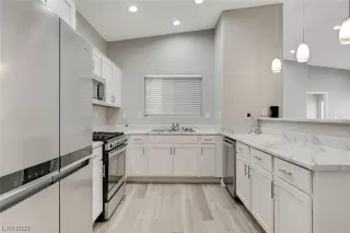 Photo #1: 2518728 Listing 