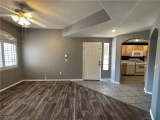 Photo #3: 2518812 Listing 