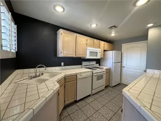 Photo #6: 2518812 Listing 