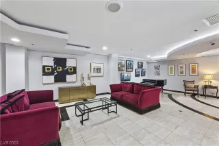 Photo #6: 2518819 Listing