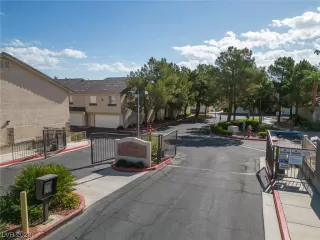 Photo #4: 2518839 Listing