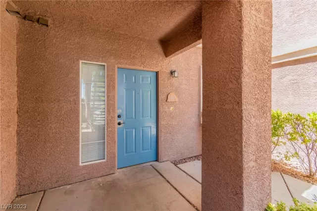 MLS: 2518853 Condo For Sale