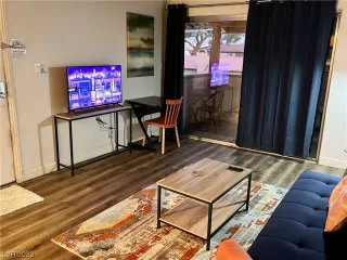 Photo #2: 2518891 Listing