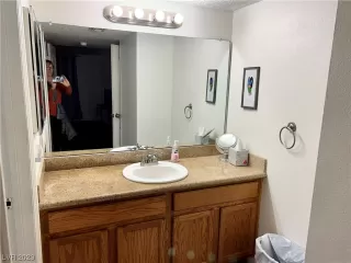 Photo #6: 2518891 Listing