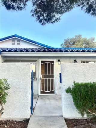 Photo #1: 2518898 Listing