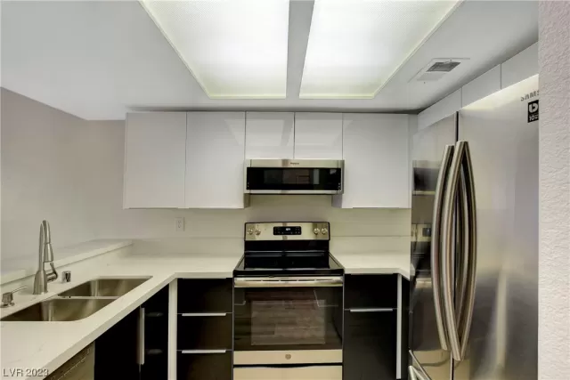 MLS: 2518922 Condo For Sale