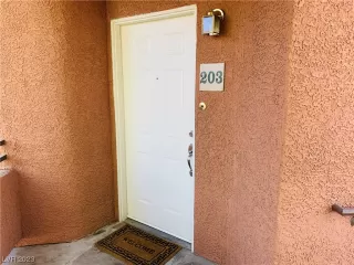 Photo #2: 2518929 Listing 