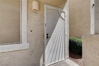 Photo #5: 2518941 Listing