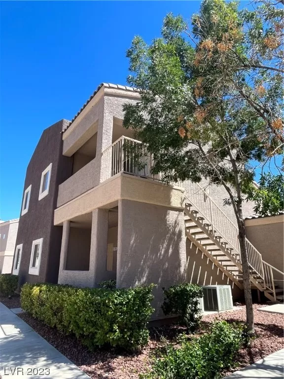 MLS: 2518968 Condo For Sale