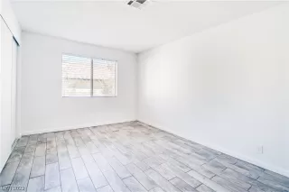 Photo #2: 2518971 Listing