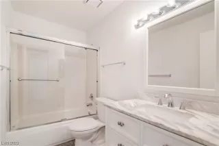 Photo #4: 2518971 Listing