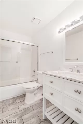 Photo #5: 2518971 Listing