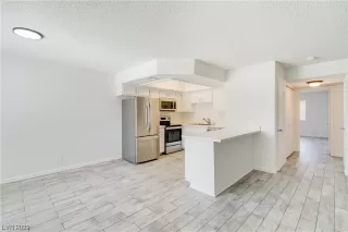 Photo #6: 2518971 Listing