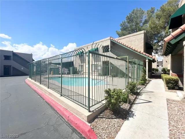 MLS: 2519050 Condo For Sale