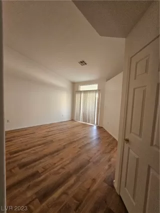 Photo #3: 2519064 Listing 