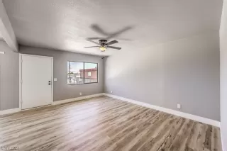 Photo #4: 2519096 Listing