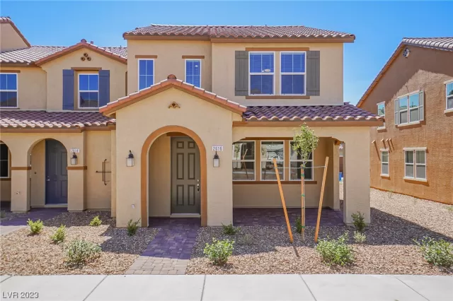 MLS: 2519103 Condo For Sale