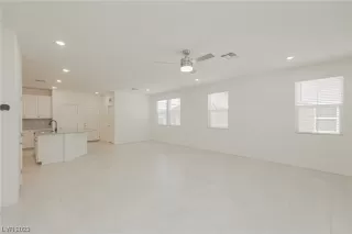 Photo #4: 2519103 Listing