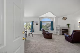 Photo #4: 2519107 Listing