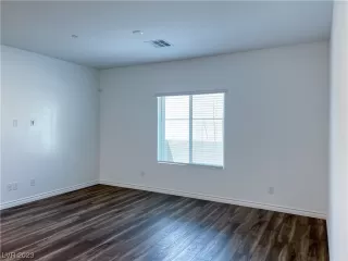 Photo #1: 2519118 Listing 