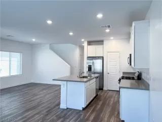 Photo #2: 2519118 Listing 