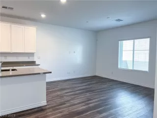 Photo #5: 2519118 Listing 