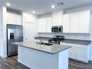 Photo #6: 2519118 Listing 