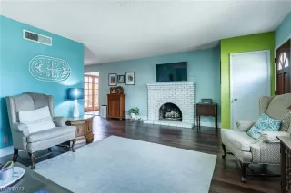 Photo #5: 2519134 Listing