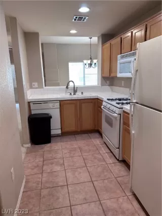 Photo #2: 2519147 Listing