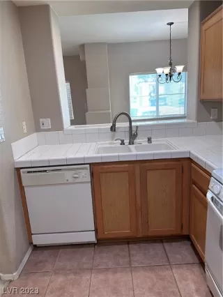 Photo #4: 2519147 Listing