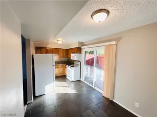 Photo #5: 2519155 Listing