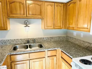 Photo #6: 2519155 Listing