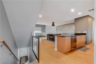 Photo #6: 2519165 Listing 