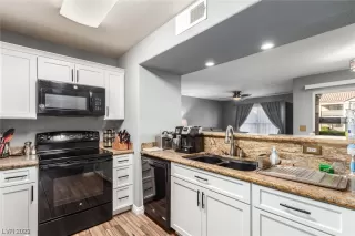 Photo #6: 2519185 Listing