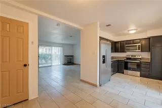 Photo #2: 2519213 Listing 