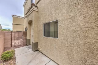 Photo #2: 2519218 Listing