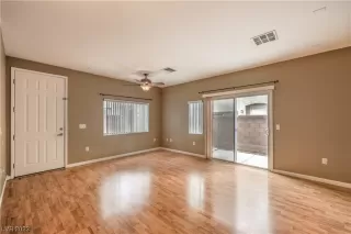 Photo #4: 2519218 Listing