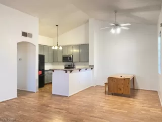 Photo #3: 2519227 Listing