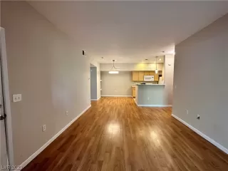 Photo #5: 2519237 Listing 