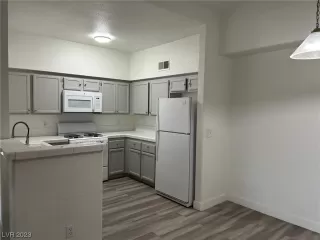 Photo #3: 2519253 Listing