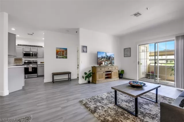 MLS: 2519257 Condo For Sale