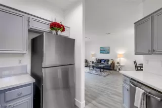 Photo #4: 2519257 Listing