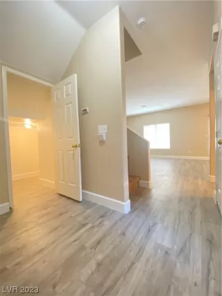 Photo #3: 2519259 Listing