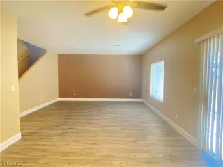 Photo #4: 2519259 Listing